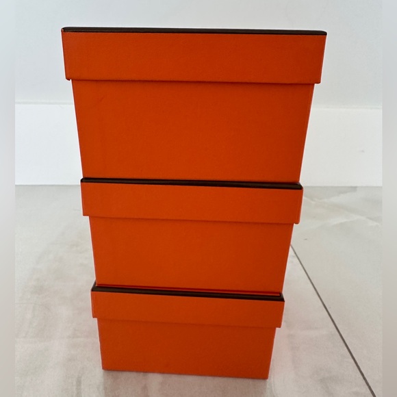 3 Hermès Gift Boxes with Logo Ribbons - Picture 6 of 11